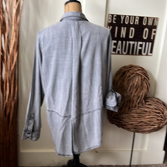 Velvet Heart Gray Convertible Sleeve Long Sleeve Hi Low Blouse - Picture 5 of 9